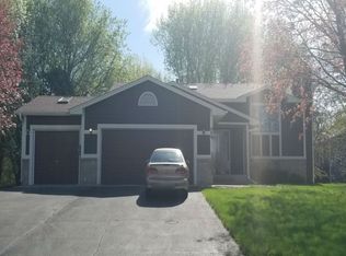 956 Curry Trl, Eagan, MN 55123