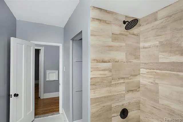2642 Webb St #1 — Photo 7