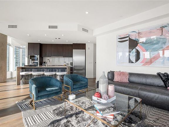 5th image of 501 West Ave APT 1507