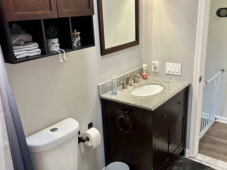 402 Gloucester Ave — Photo 11