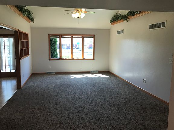 5th image of 2143 Old Trail Dr