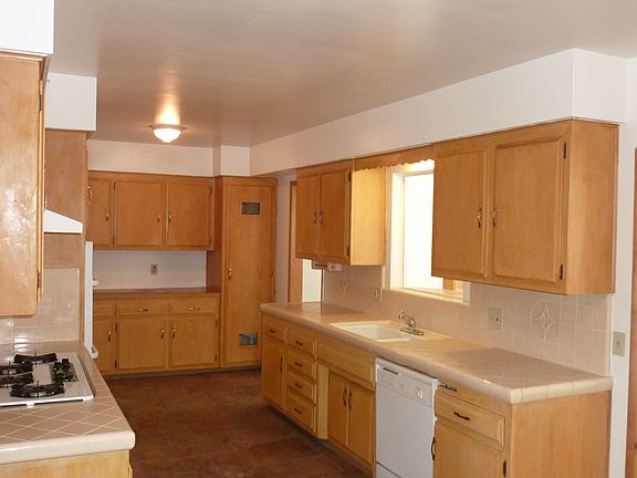 4th image of 34932 Gail Ave