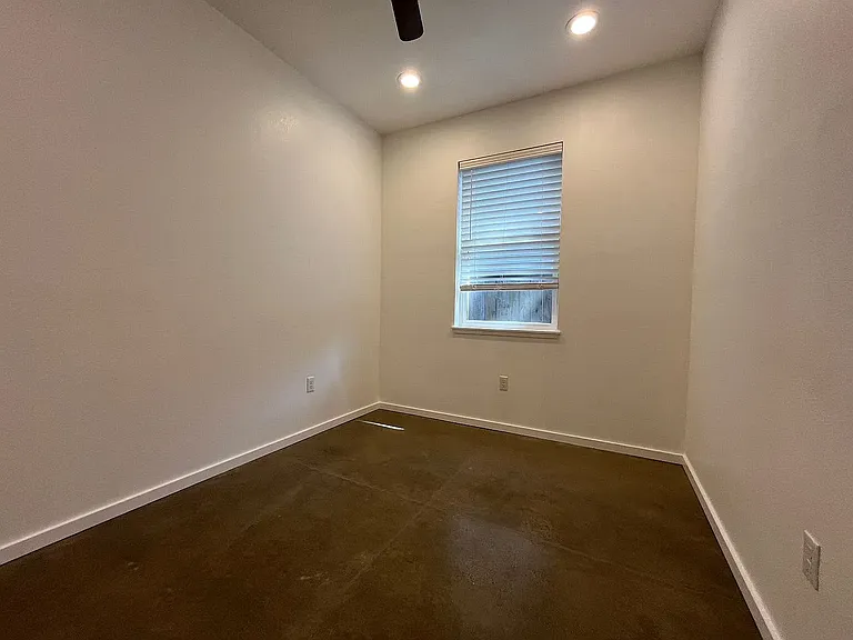4554 NE 99th Ave #B — Photo 12