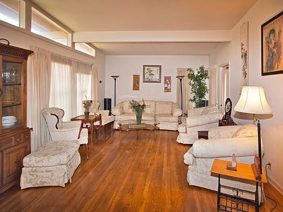 2nd image of 210 Pinewood Ln