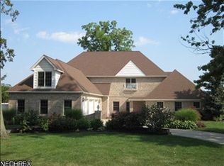 3825 E Lake Rd, Sheffield Lake, OH 44054