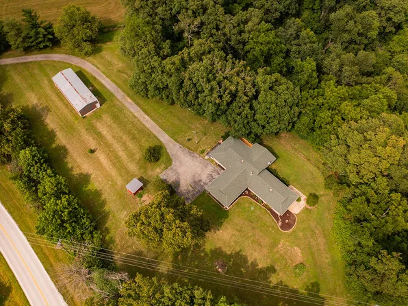 2714 Rr 2, Seymour, MO 65746