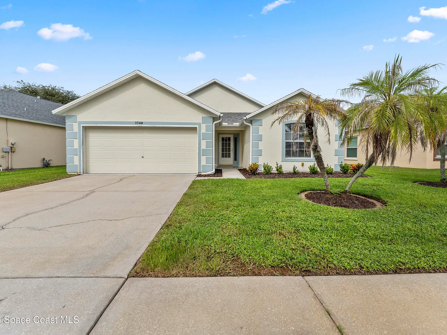 3 bed, 2.0 bath, 1398 sqft, $2,300 — Photo 1