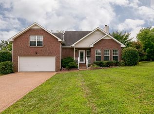 141 Victoria Ln E, Hendersonville, TN 37075