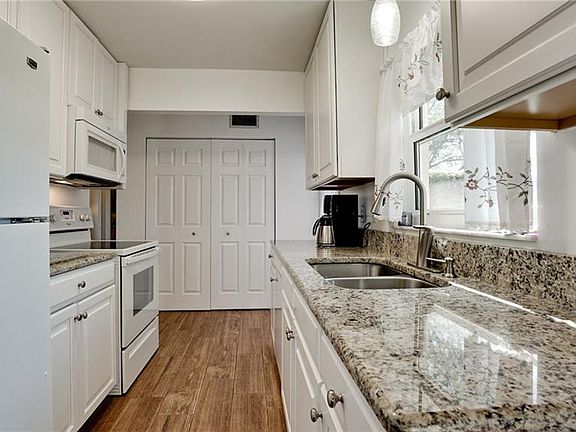 5th image of 2113 Pueblo Cir #V-4