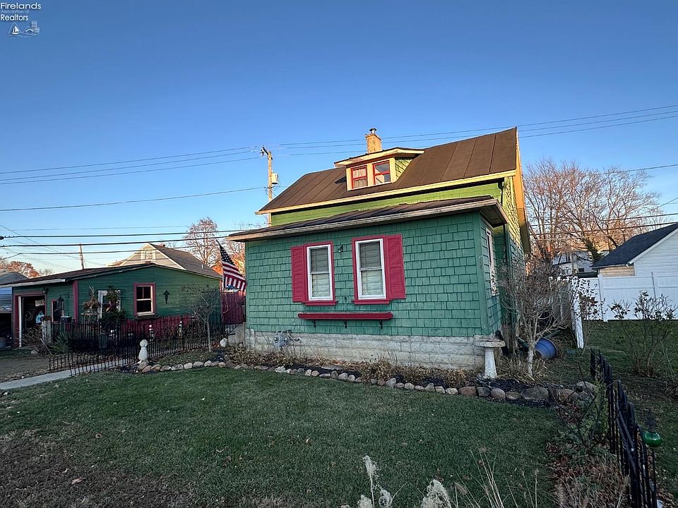 1st image of 403 S Jefferson St