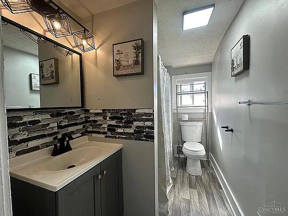 3rd image of 3428 Harvey Ave #3