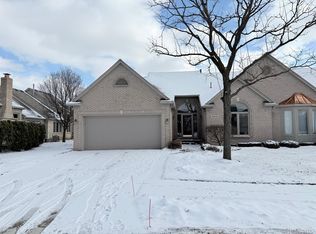 45676 Seaford Dr, Macomb, MI 48044