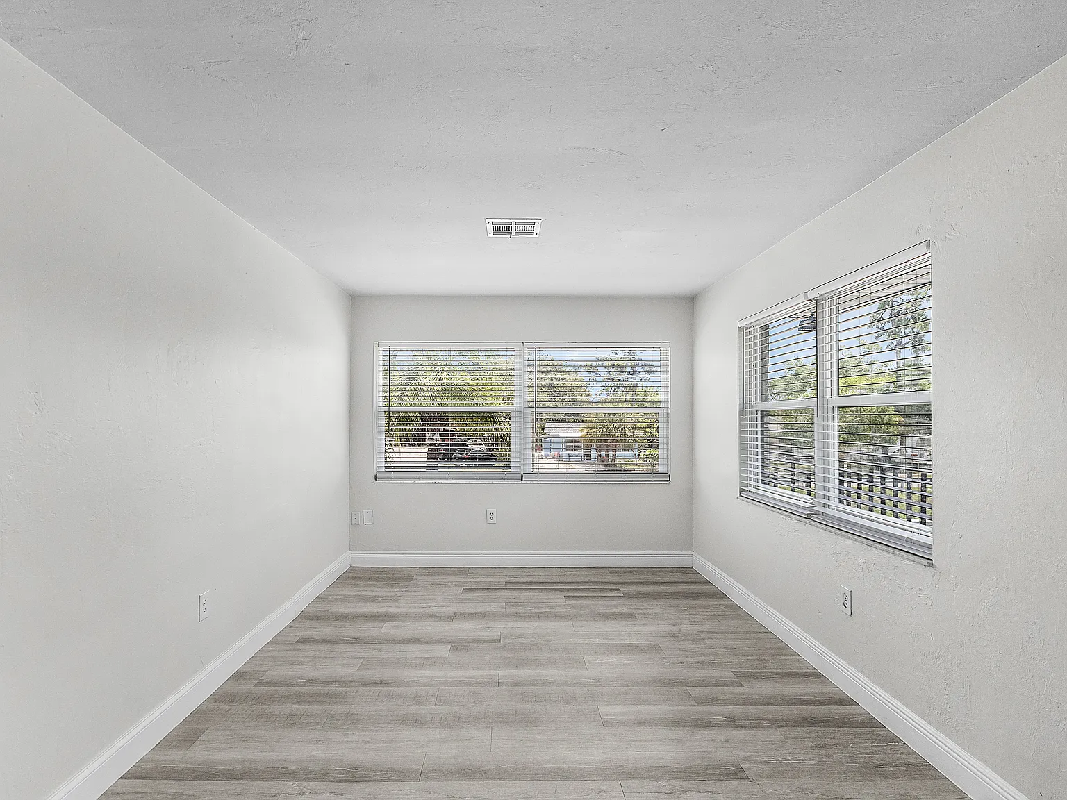 Paradise Palms Portfolio LLC — Photo 4