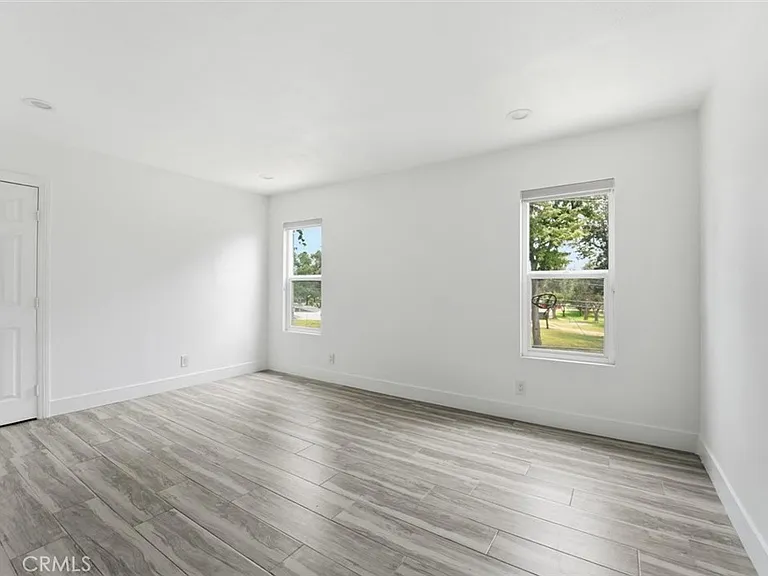 709 Warren Ln — Photo 23