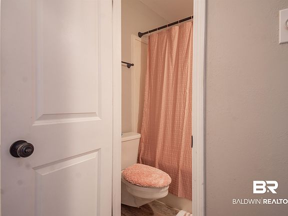 5th image of 166 Montclair Loop