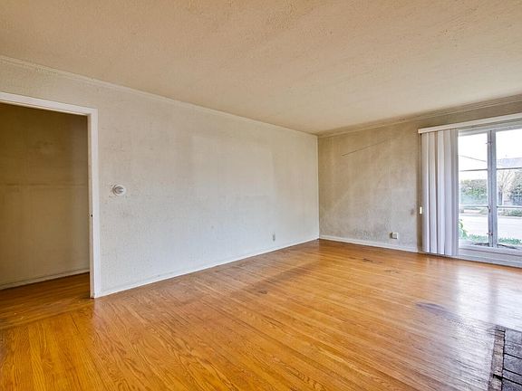 5th image of 1399 Arnold Ave