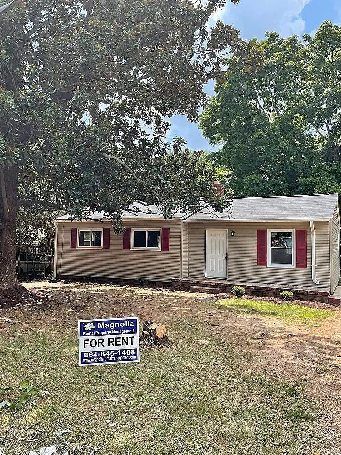 3 bed, 1.0 bath, $1,425 — Photo 1