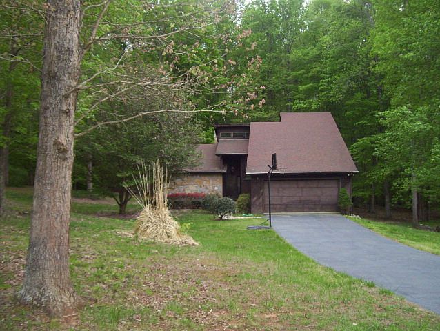 1st image of 1015 Woodbriar Ln