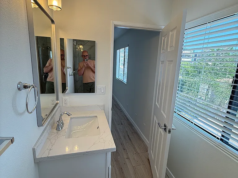 1011 San Rafael Ave #102 — Photo 8
