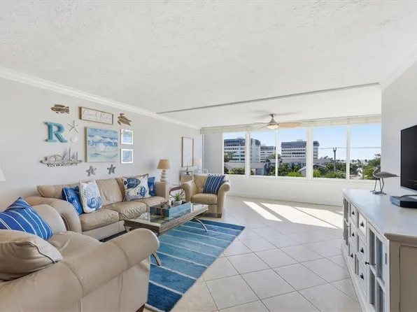 1200 E Peppertree Ln APT 307, Sarasota, FL 34242