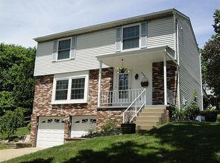 226 Woodhaven Dr, Bridgeville, PA