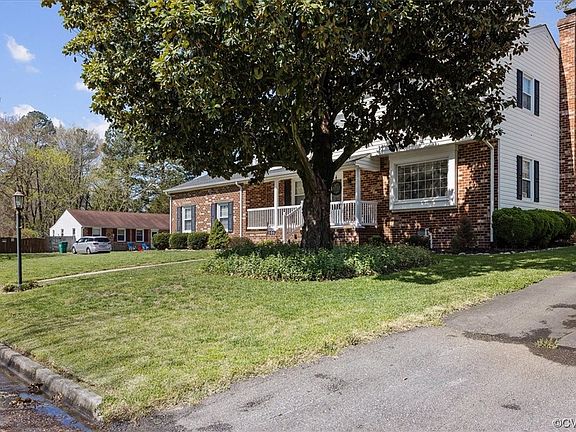 3rd image of 106 Lexington Dr