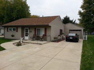 1107 Harvey Dr, Sterling, IL 61081