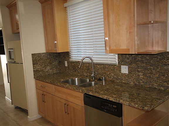 3rd image of 5924 Orchard Ave