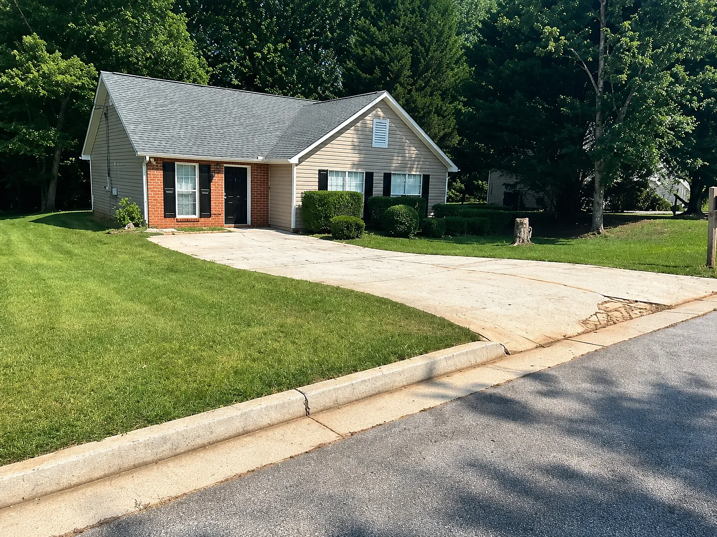 3409 Lineview Dr — Photo 2