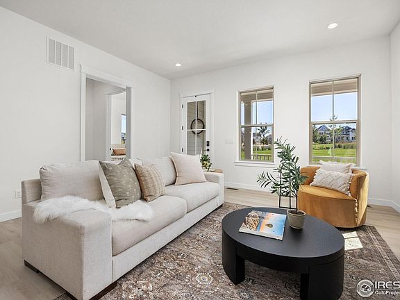 5th image of 138 Westerly Blvd