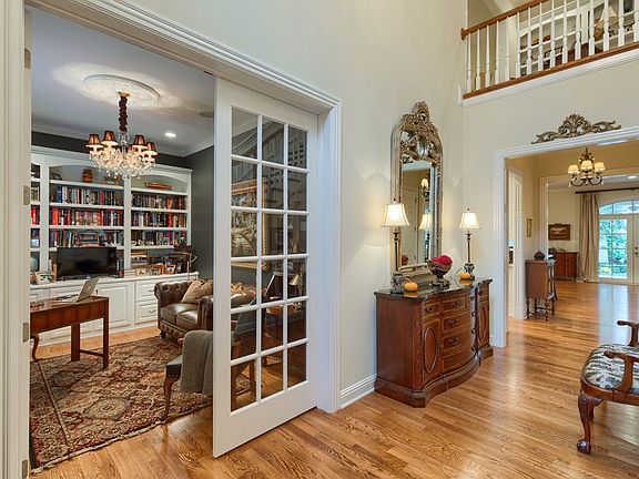 5th image of 1563 Oak Park Dr