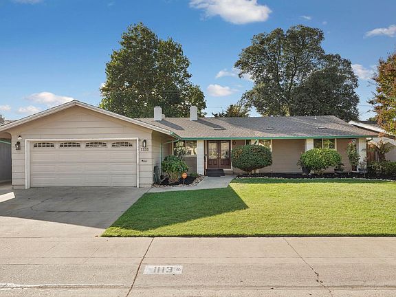 2nd image of 1131 Green Oaks Way