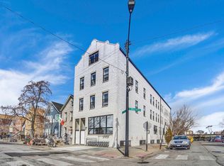 1900 W 17th St #1F, Chicago, IL 60608