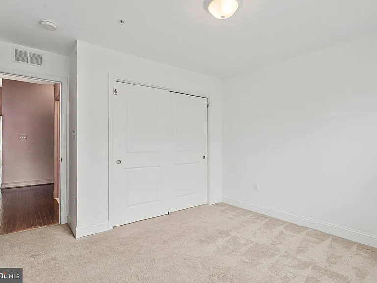 703 Skippers Ln — Photo 36