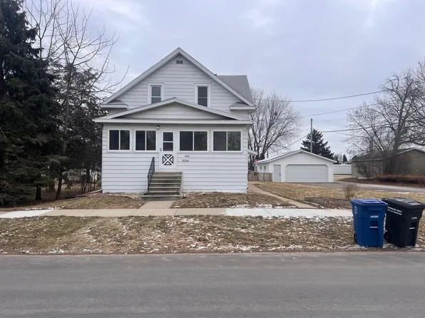 1422 Punhoqua St, Oshkosh, WI 54902