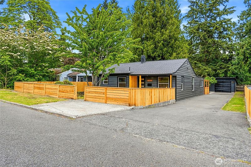 2nd image of 15822 26th Avenue NE
