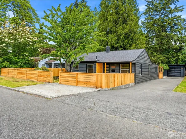 15822 26th Avenue NE, Shoreline, WA 98155