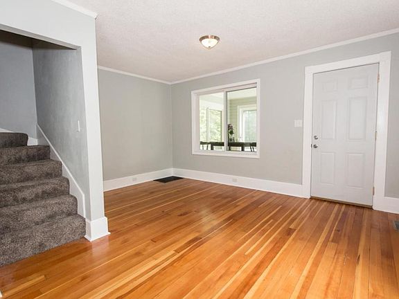 5th image of 847 Oakdale Ave