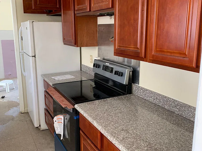 1136 Homestead Ave — Photo 13