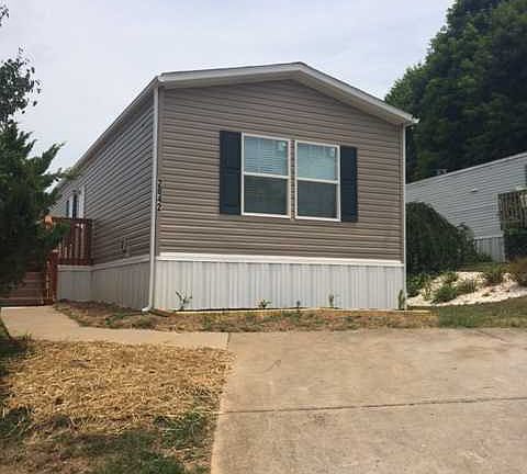 4th image of 2842 Southfork Dr