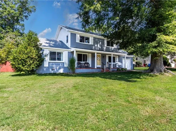 21 Marina Dr, Newport News, VA 23608