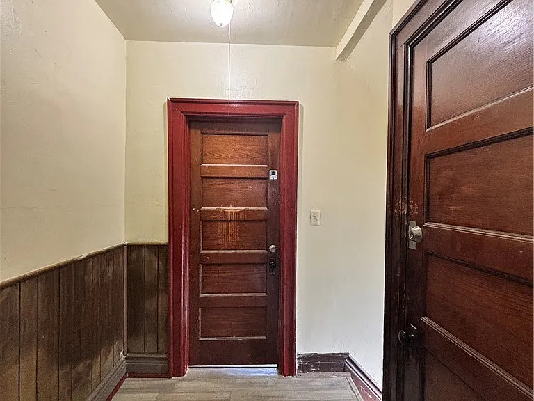 215 Ludington St #2 — Photo 4