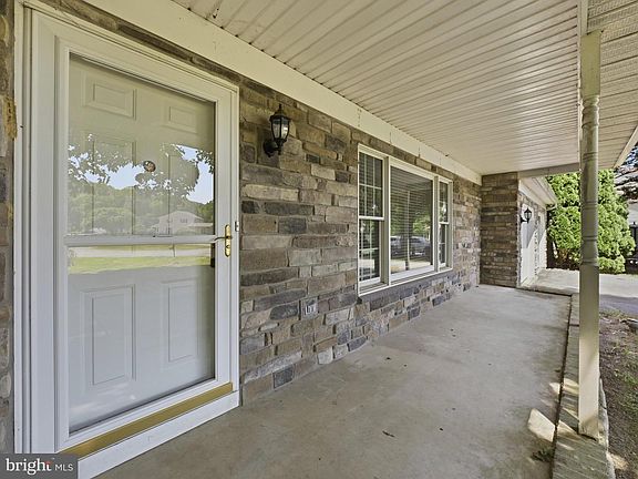 5th image of 11302 Crofton Cir