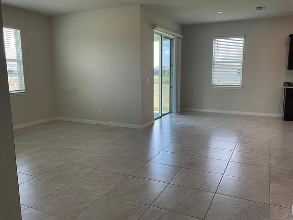 4th image of 2149 Bur Oak Blvd