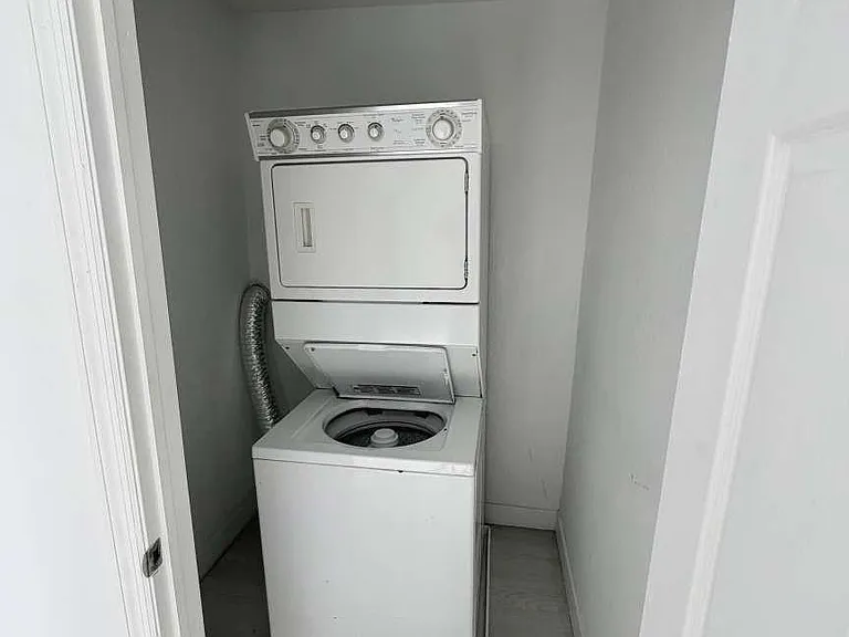 7516 NE 1st Ave #302 — Photo 11
