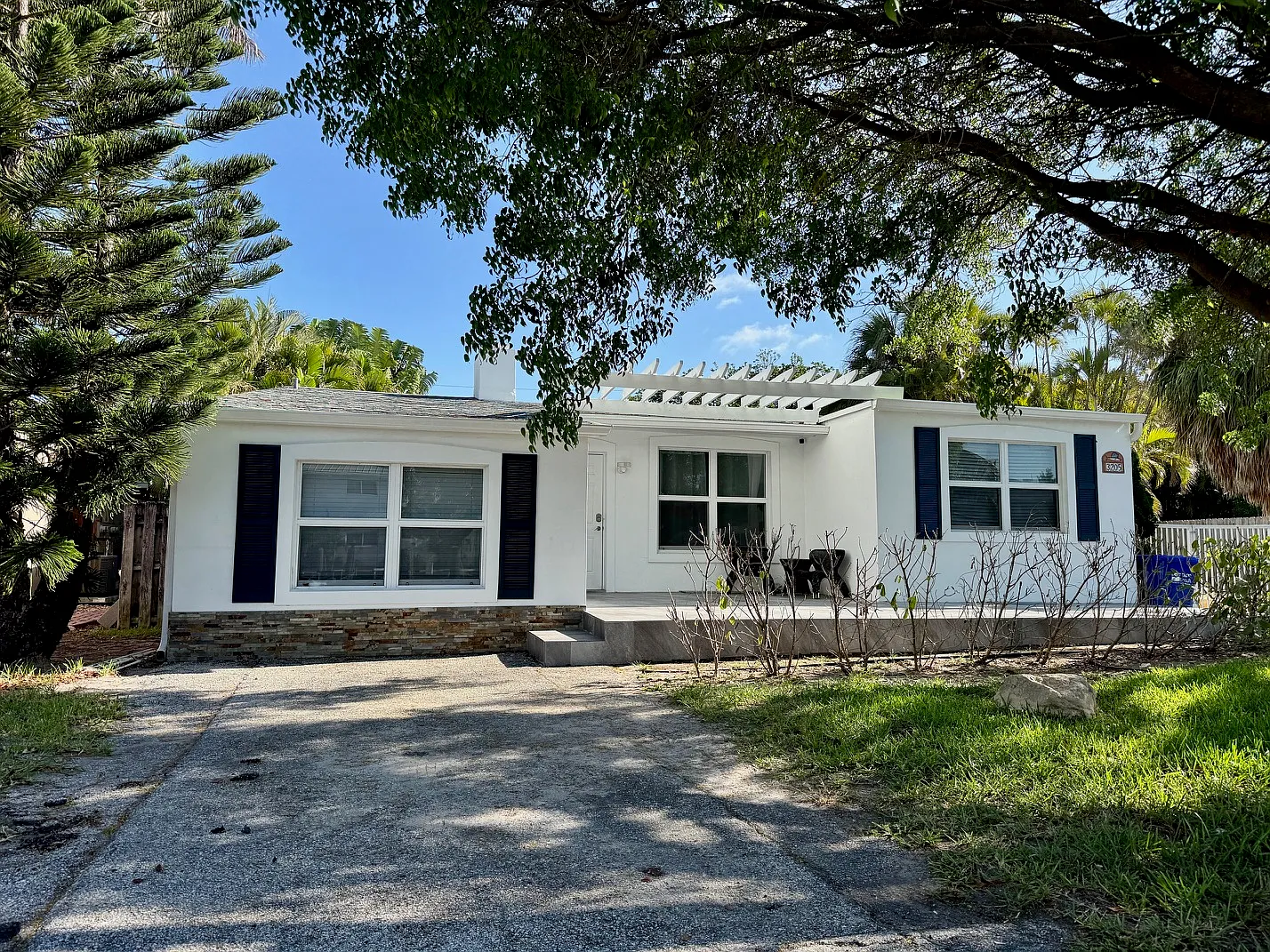 4 bed, 2917 sqft, $6,000 — Photo 1