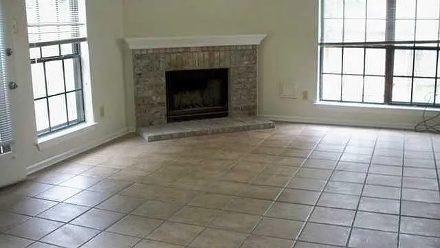 3 bed, 2.5 bath, 2059 sqft, $2,295 — Photo 2