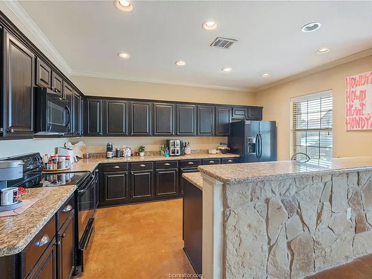 3303 Airborne Ave — Photo 14