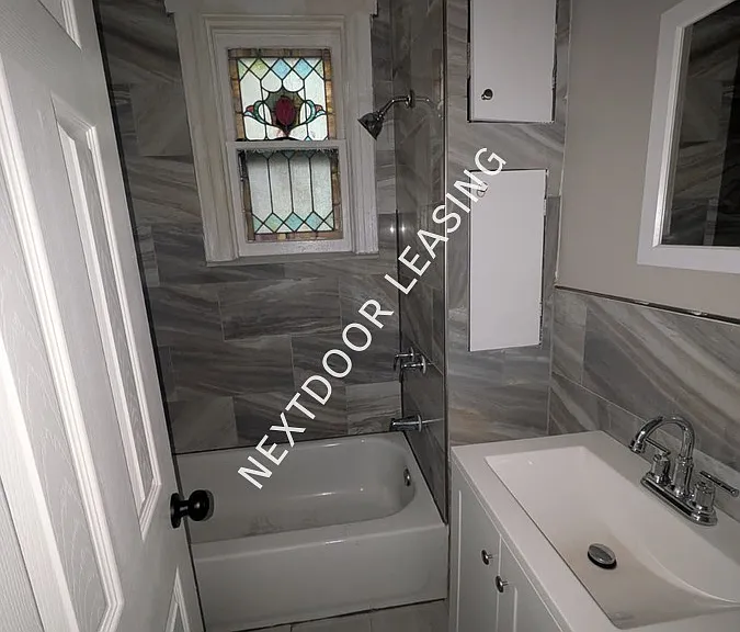 212 Bidwell Ave #1M — Photo 4