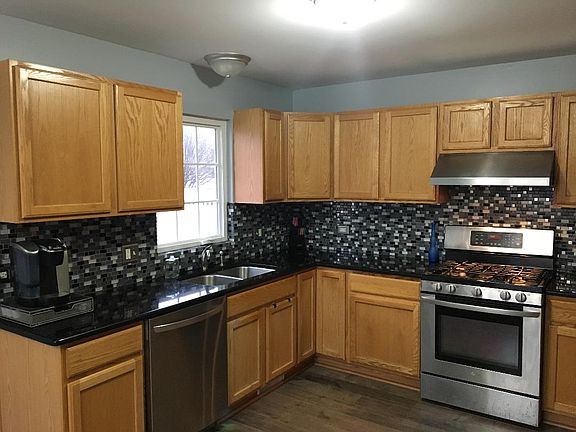 4th image of 1630 Jennifer Dr